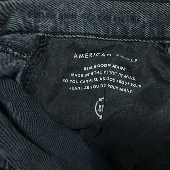 American Eagle Highest Rise 90’s Boyfriend Black Jeans Size 12 Baggy Distressed - Picture 4 of 15